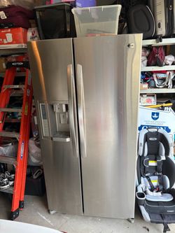 Side-by-side Refrigerator