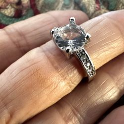 Silver Tone Rhinestone Ring 