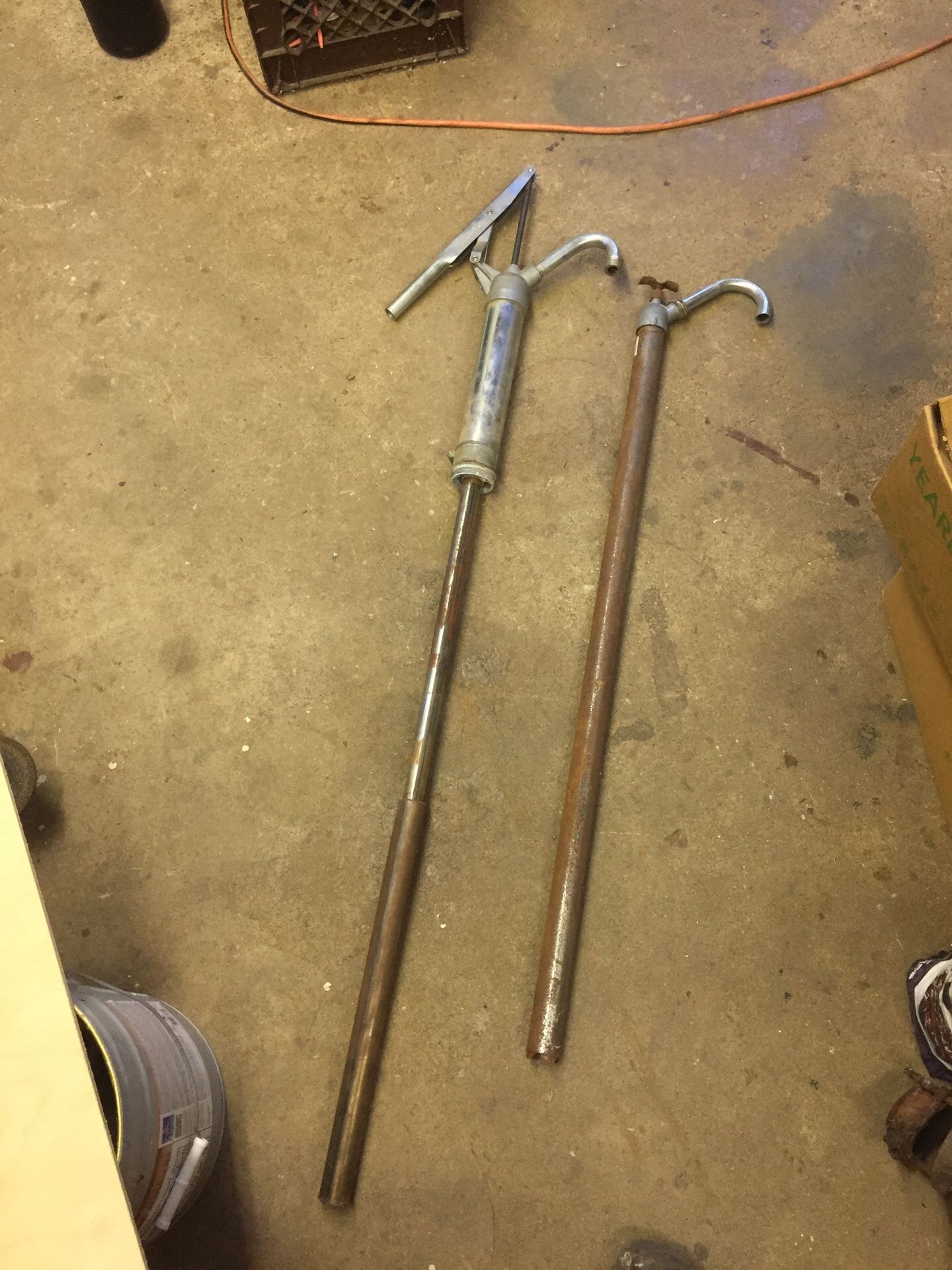 2 siphon pumps