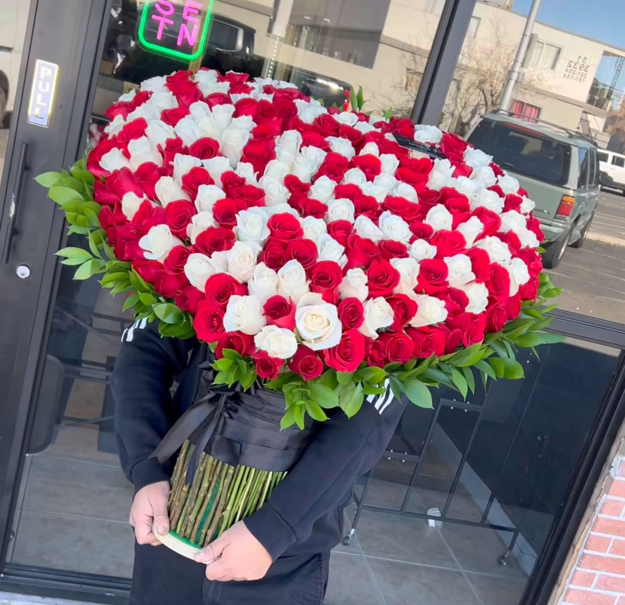 Standing Heart Arrangement Rose Bouquet Ramo
