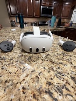 Meta Quest 3 128GB VR Headset – Good Condition + Original Box