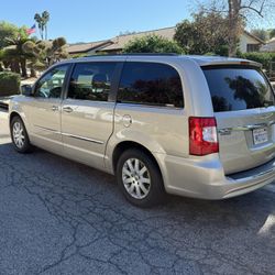 2013 Chrysler Town & Country