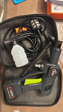 Handheld pressure washer