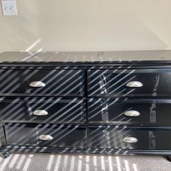 Black Wood Dresser – 6 Drawers – $75