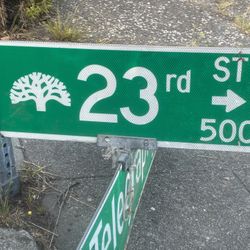 Oakland St Sign