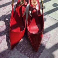 The  Vince Camuto leather slingback Pumps in the Riveq style are a sleekP