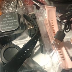 2 Audífonos Apple Y Dos Relojes Android Que También Se Utilizan Con