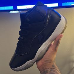 Jordan 11 Retro Space Jam (2016) (size 9.5)