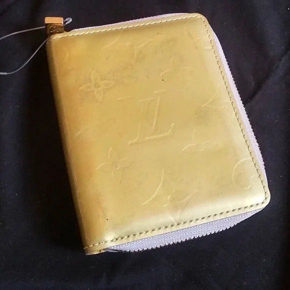 LOUIS VUITTON lv leather VERNIS COMPACT ZIPPY WALLET mini light green gold 