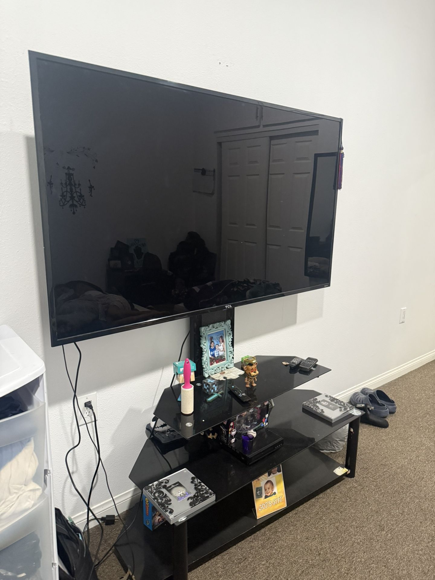 70 Inch Smart Tv With Entrainment