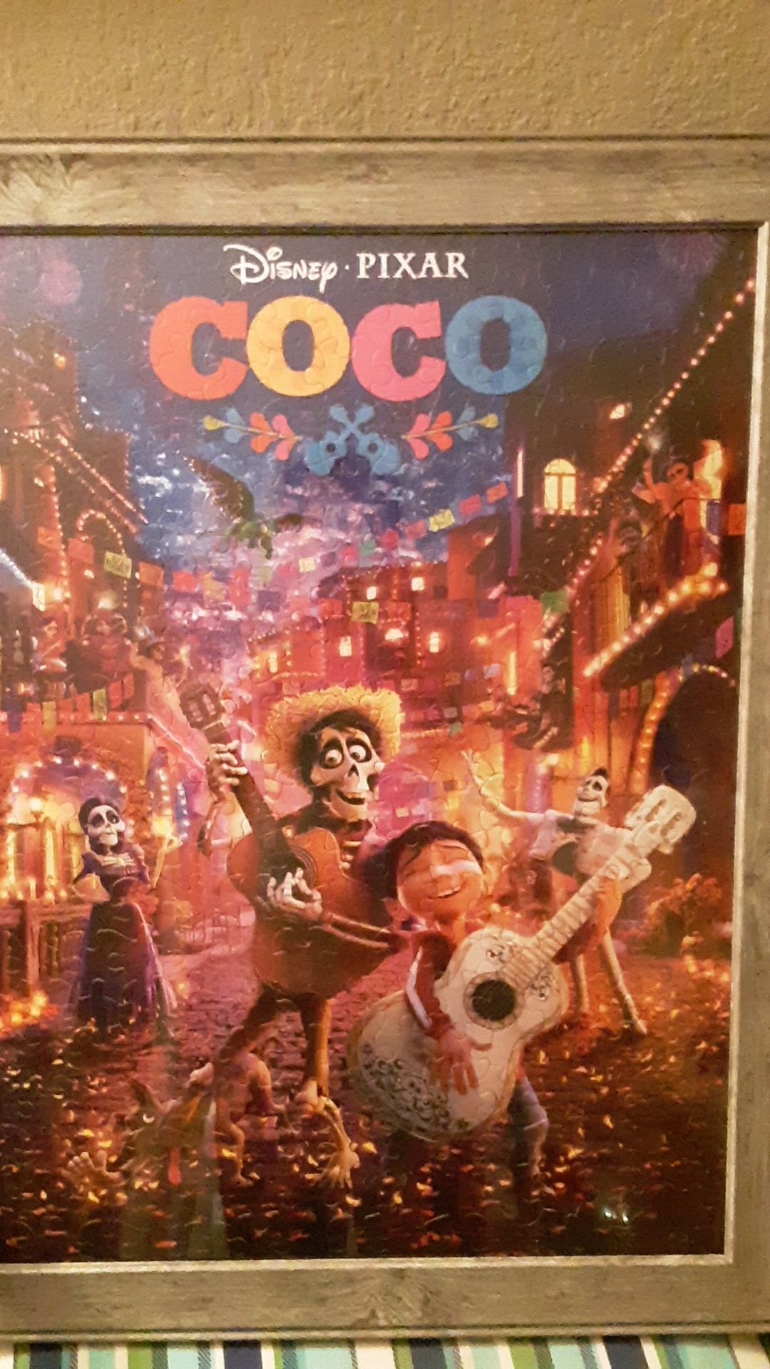 Coco puzzle with frame