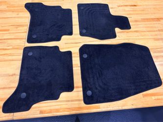Brand New Car Floor Mats Range Rover / Land Rover OEM