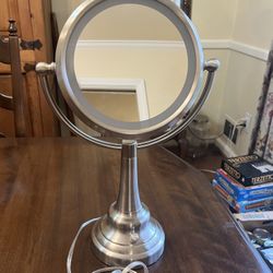 Makeup Mirror, Lighted, Double Sided