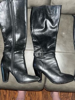 Woman’s boots size 7 to 7.5