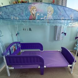 Girl’s Disney Frozen Bed