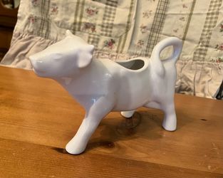 Ceramic Cow Decor•Please read description•Measurements in description
