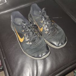 Nike women's metcon 4 size 8