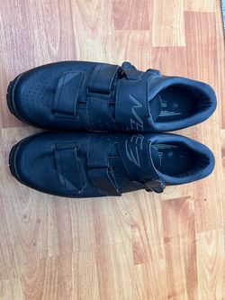 Shimano ME3 cycling road bike shoes with clips