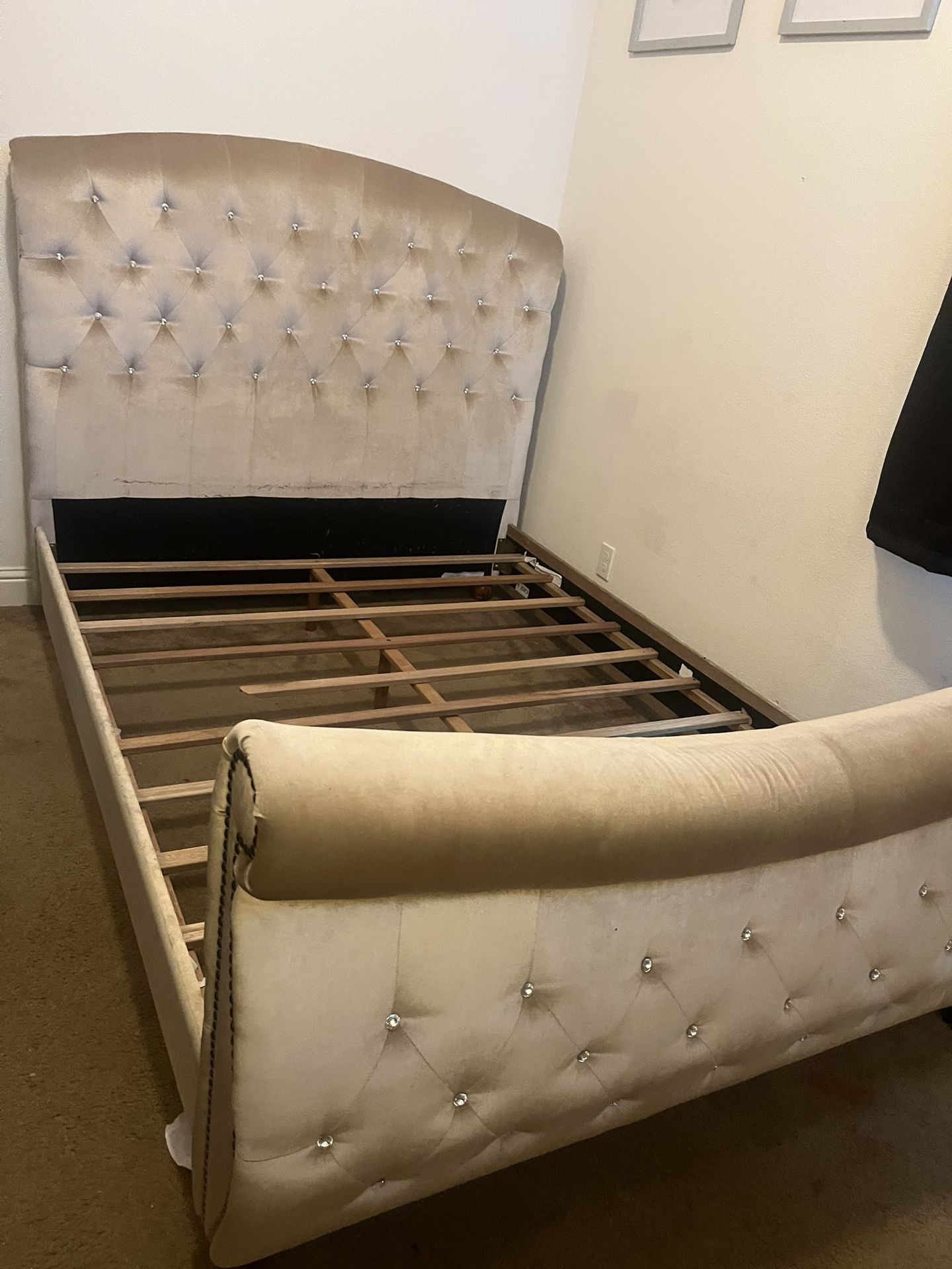 Queen Bedroom Set