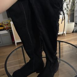 Size 9 Woman Boots 