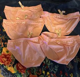 Victoria secret underwear bundle size MEDIUM