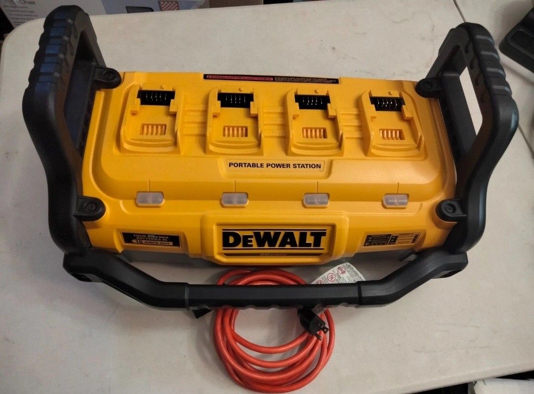 Dewalt .Caharger And Power Station. 1800..watts