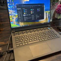 Alienware M18 r2 - Fully Loaded - i9 14900HX - RYX 4090 - 64GB - 3TB nvme