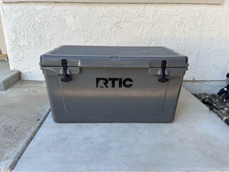 Rtic 65 Quart Cooler with basket and divider