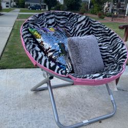 Girls Lounge Chair With Pillows