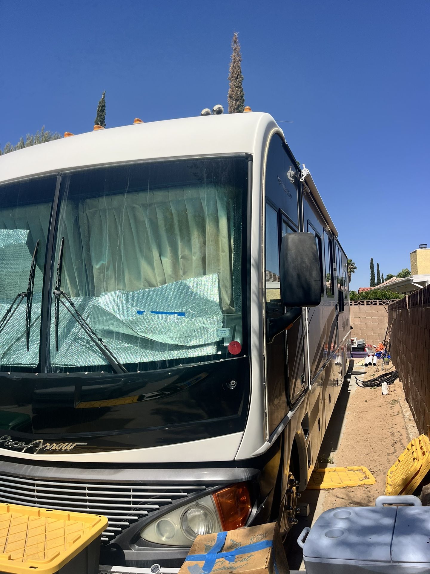 2005 Fleetwood Pace arrow