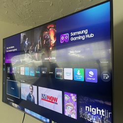 Samsung TV 60’ +. Wall Mount