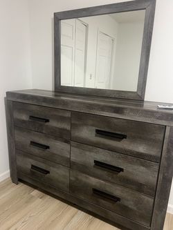 6-Drawer Dresser with Mirror