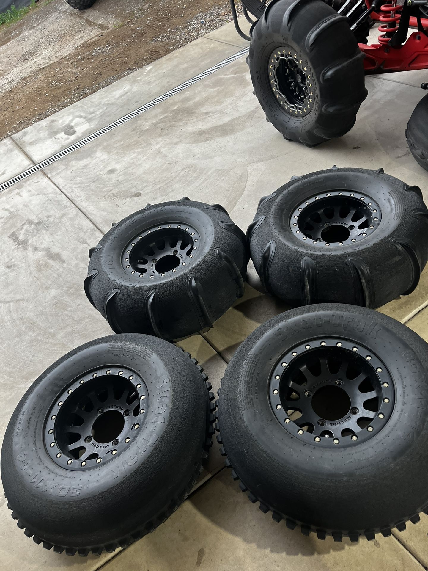 30x12.50-14 Skat Trak Tires/Method Rims for Sale in San Diego, CA - OfferUp