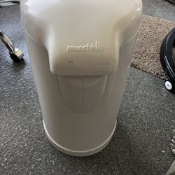 Munchkin Diaper Pail