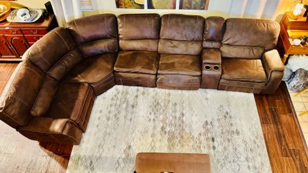 Sectional with 3 recliner seats