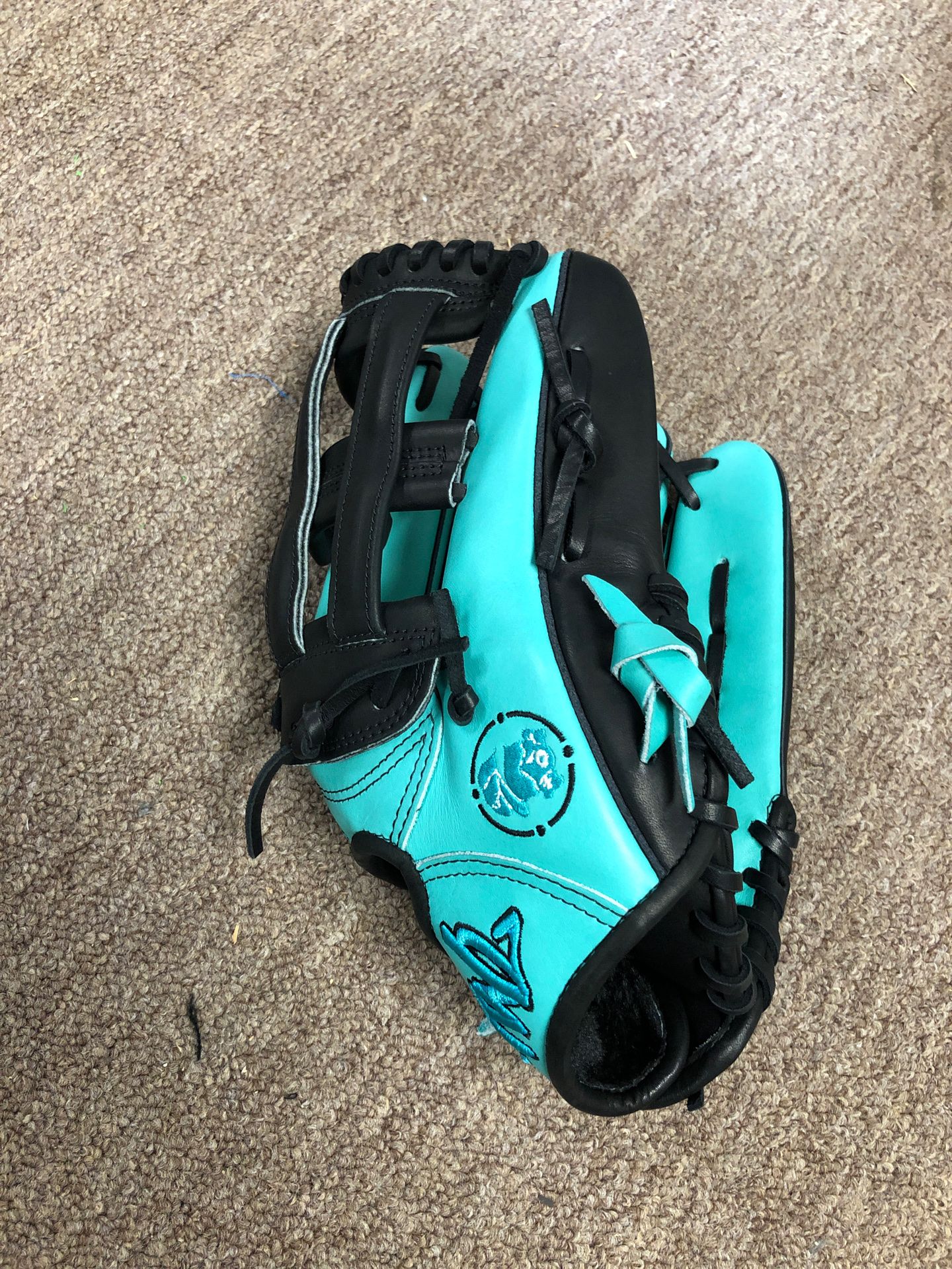 Slow pitch softball glove 12.5