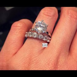 New 18k White Gold Wedding Ring Set 