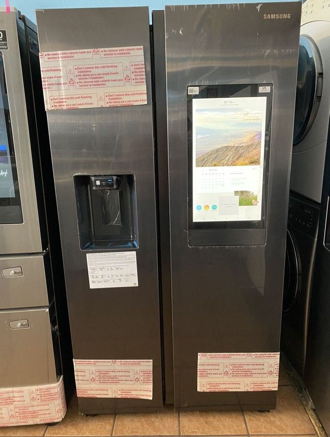 Samsung Refrigerator Family Hub Side By Side for Sale in Long Beach, CA