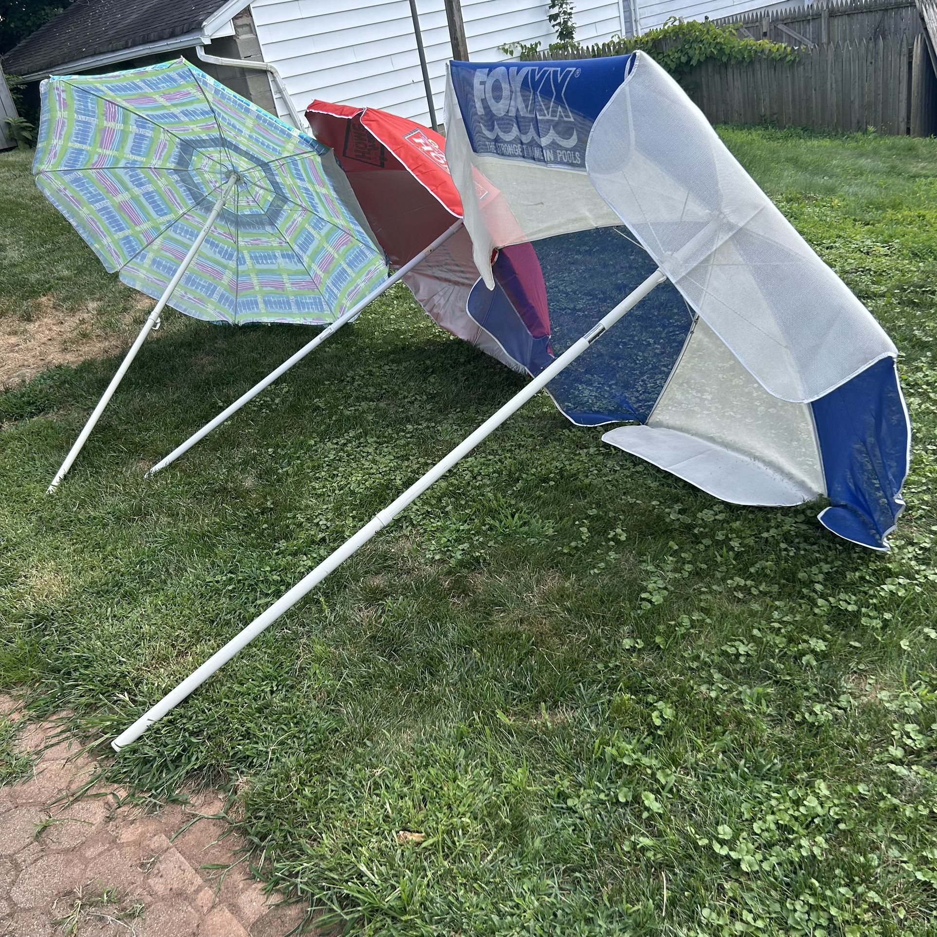 6ft Umbrellas/Beach Umbrellas/Outdoor Patio $15 Each