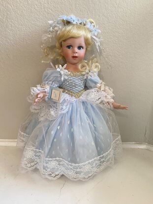 Cinderella Porcelain Doll Ashton Drake Disney Princess Collection