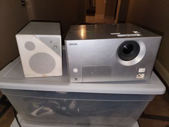 Epson Projector with Subwoofer
