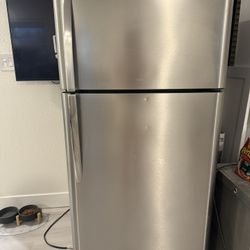 Frigidaire Fridge 