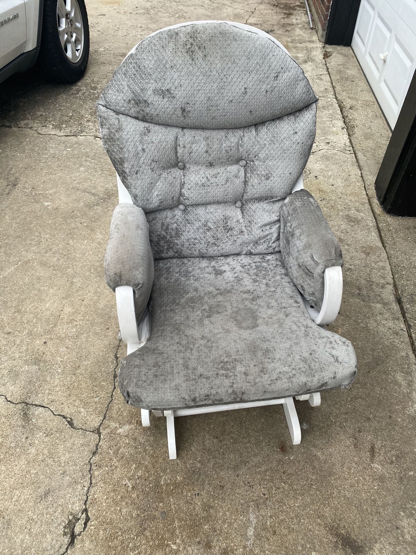 Baby’s rocking chair (Free)