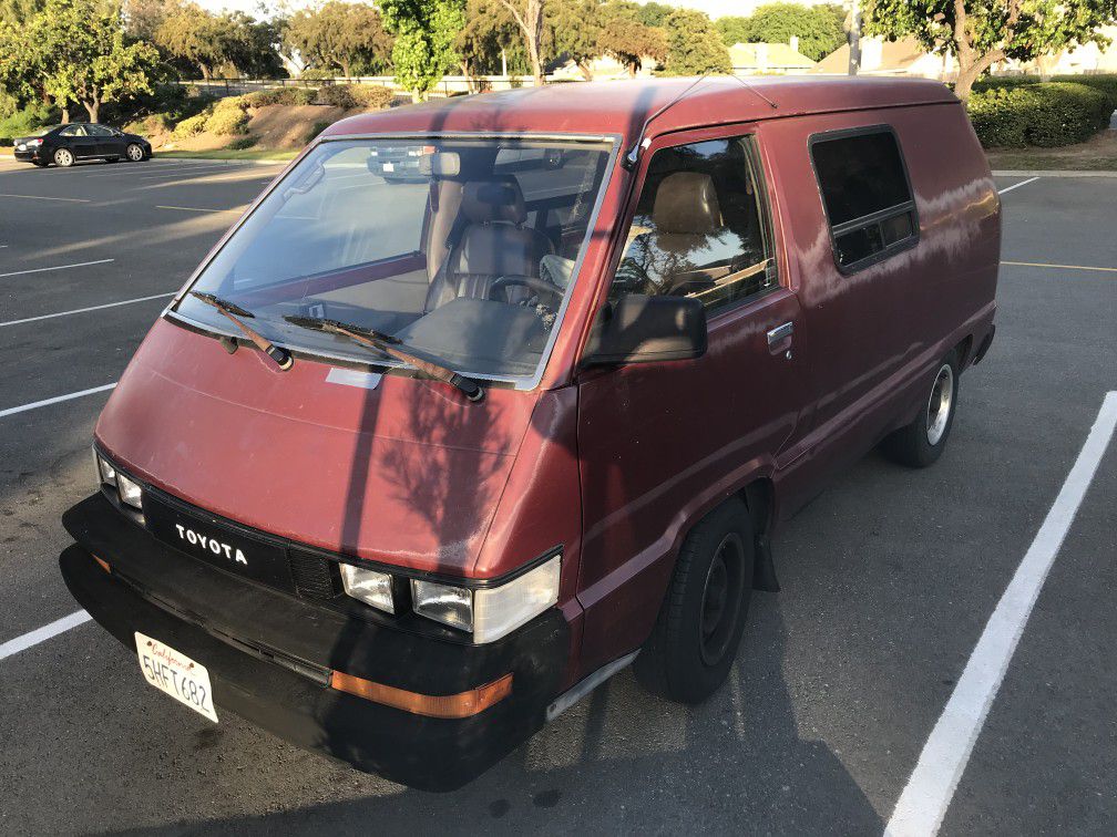 1987 Toyota Van Camper edition