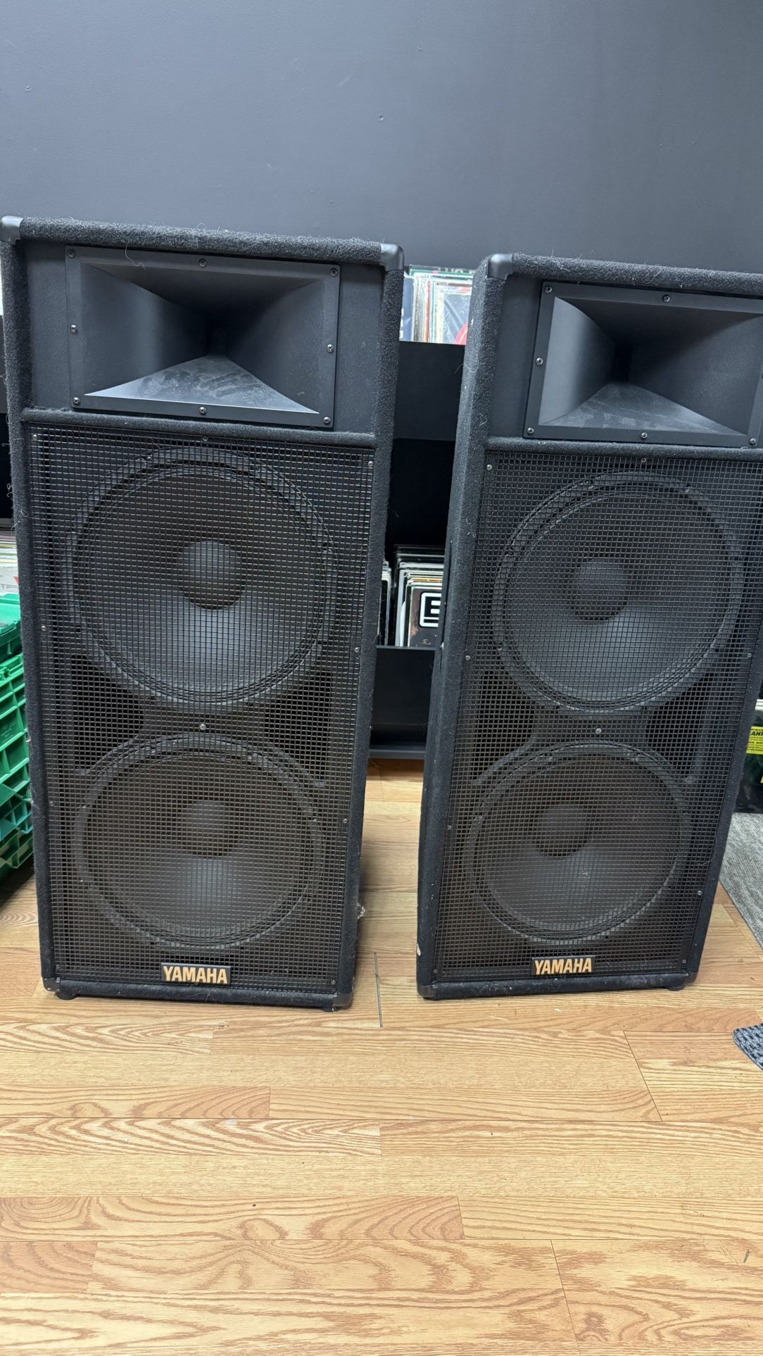 Yamaha Speakers Model S215IV 2000 Watts Max