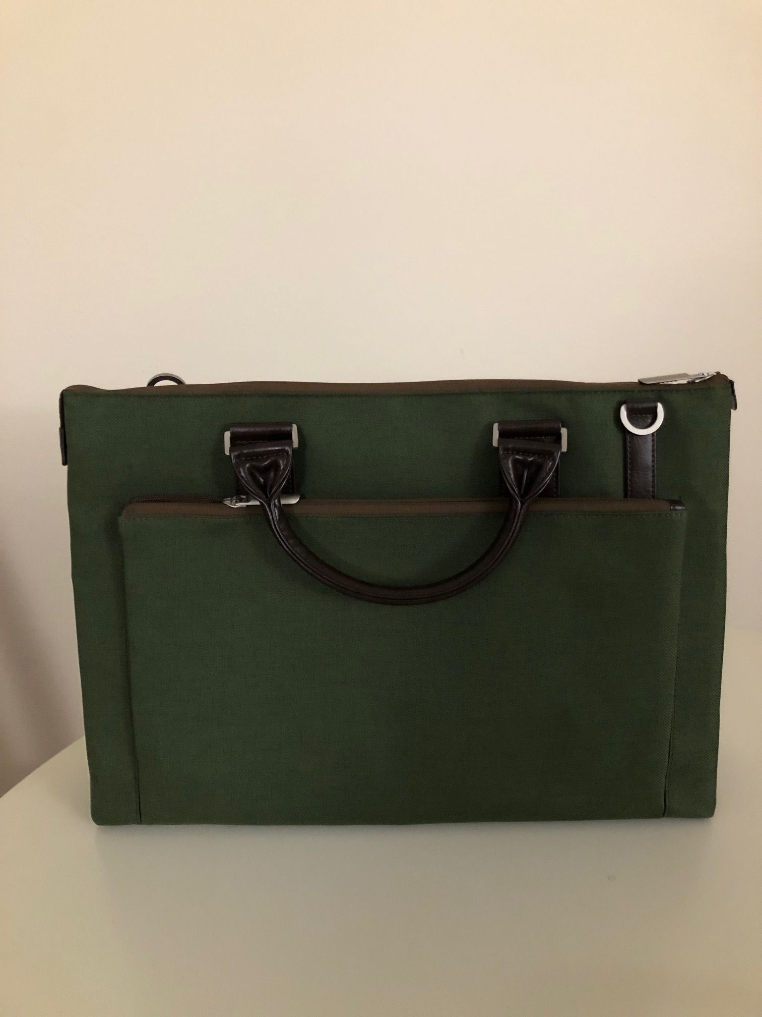 Urbana Briefcase – Slim Laptop Case with shoulder strap - Forest Green