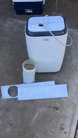 Back Decker portable AC 8,000 BTU includes the hose and attached windows and remote control