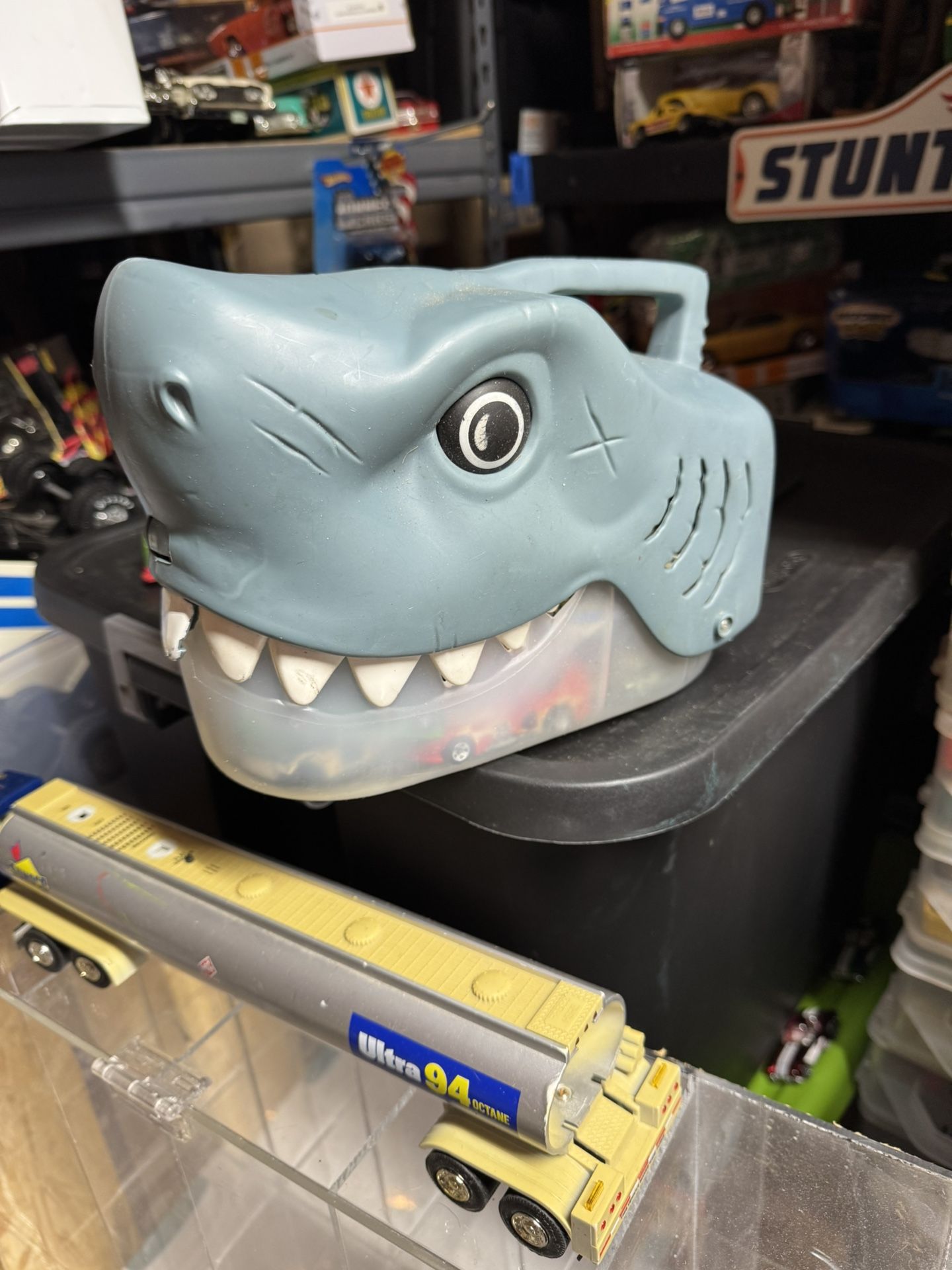 Hotwheel Shark Caring Case