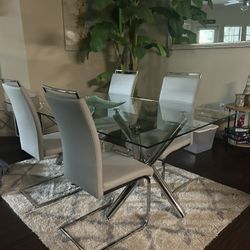 Dining table set (rug, 4 chairs, and table)
