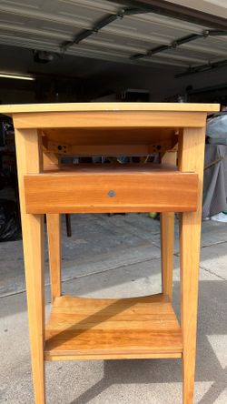 Levenger podium